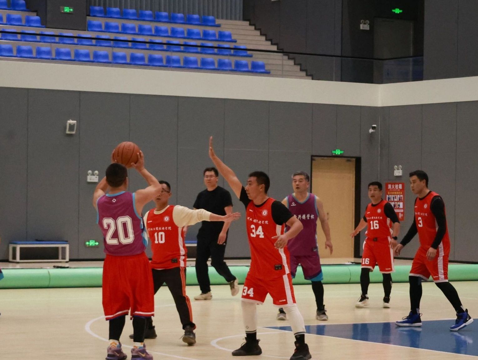 超燃图集 | 教职工篮球友谊赛精彩瞬间（第5期）