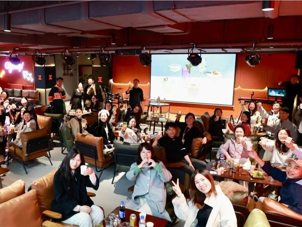 校工会举办调酒沙龙 丰富教职工业余文化生活